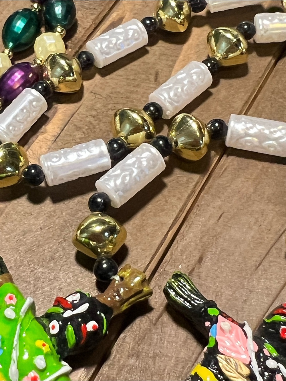 Deluxe Mardi Gras Beads 2 Necklaces Vodoo Dolls Crawfish Jester Plastic Pearls - Picture 8 of 8